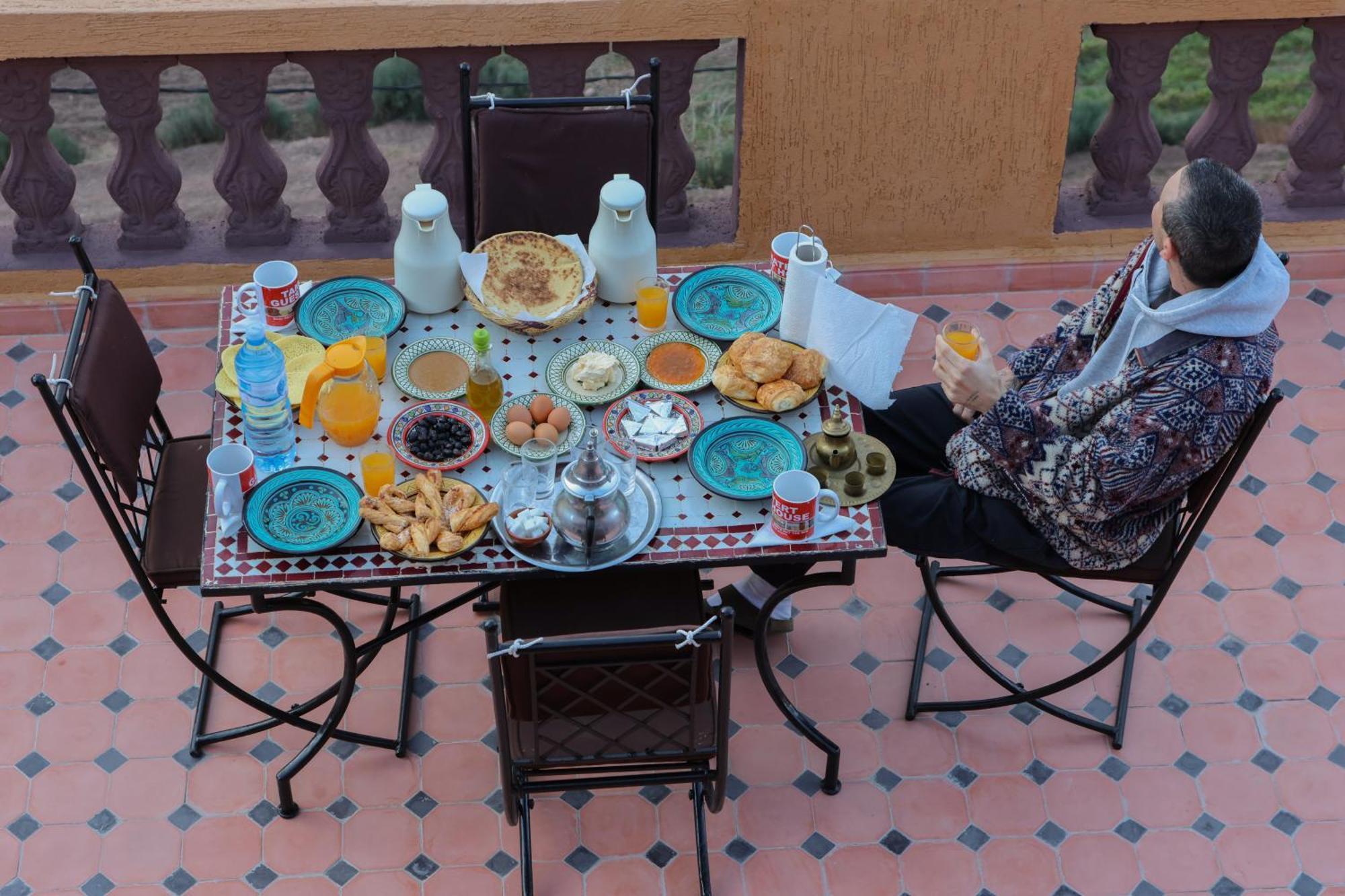Tamatert Guest House อิมลิล ภายนอก รูปภาพ