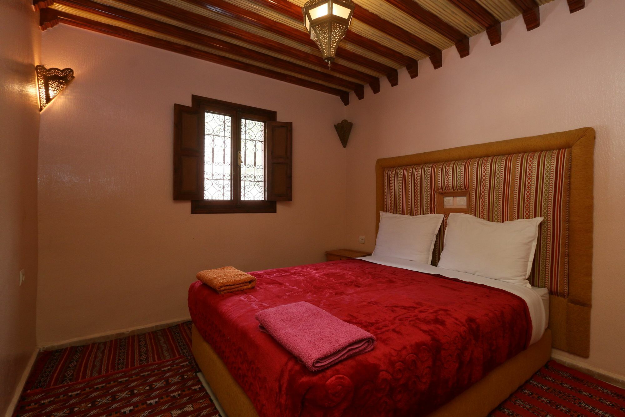 Tamatert Guest House อิมลิล ภายนอก รูปภาพ